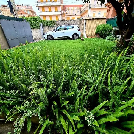 Apartment Fronte Mare Con Giardino