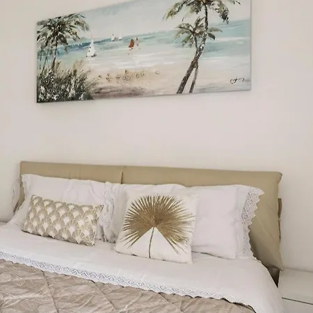 Fronte Mare Con Giardino Apartment
